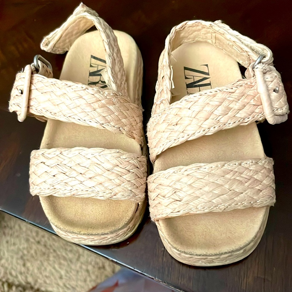 Zara toddler sandals Size 5.5 Euro size 21